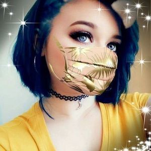 Meet your Posher, Cassandra